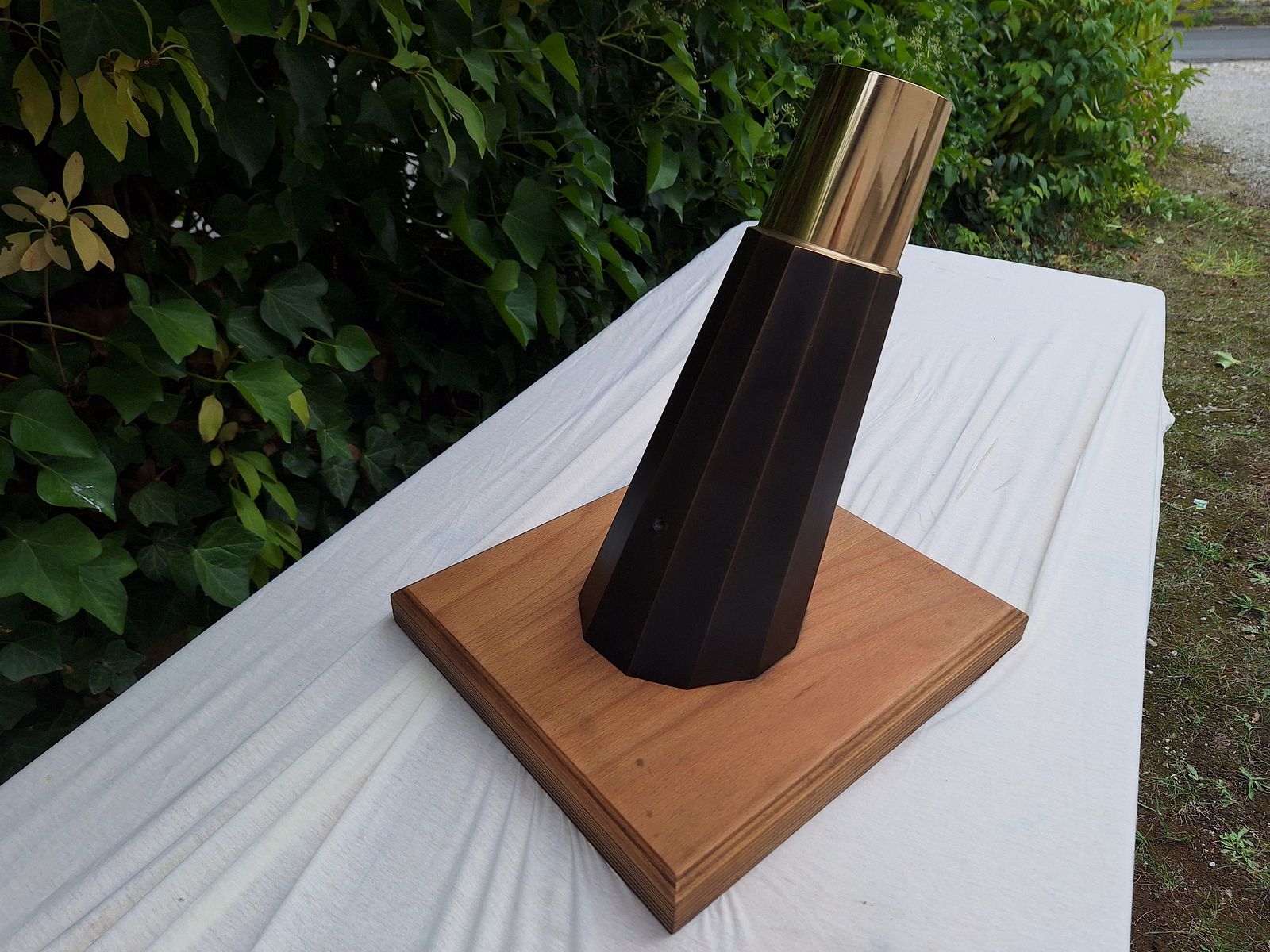 Fixed bronze mortar