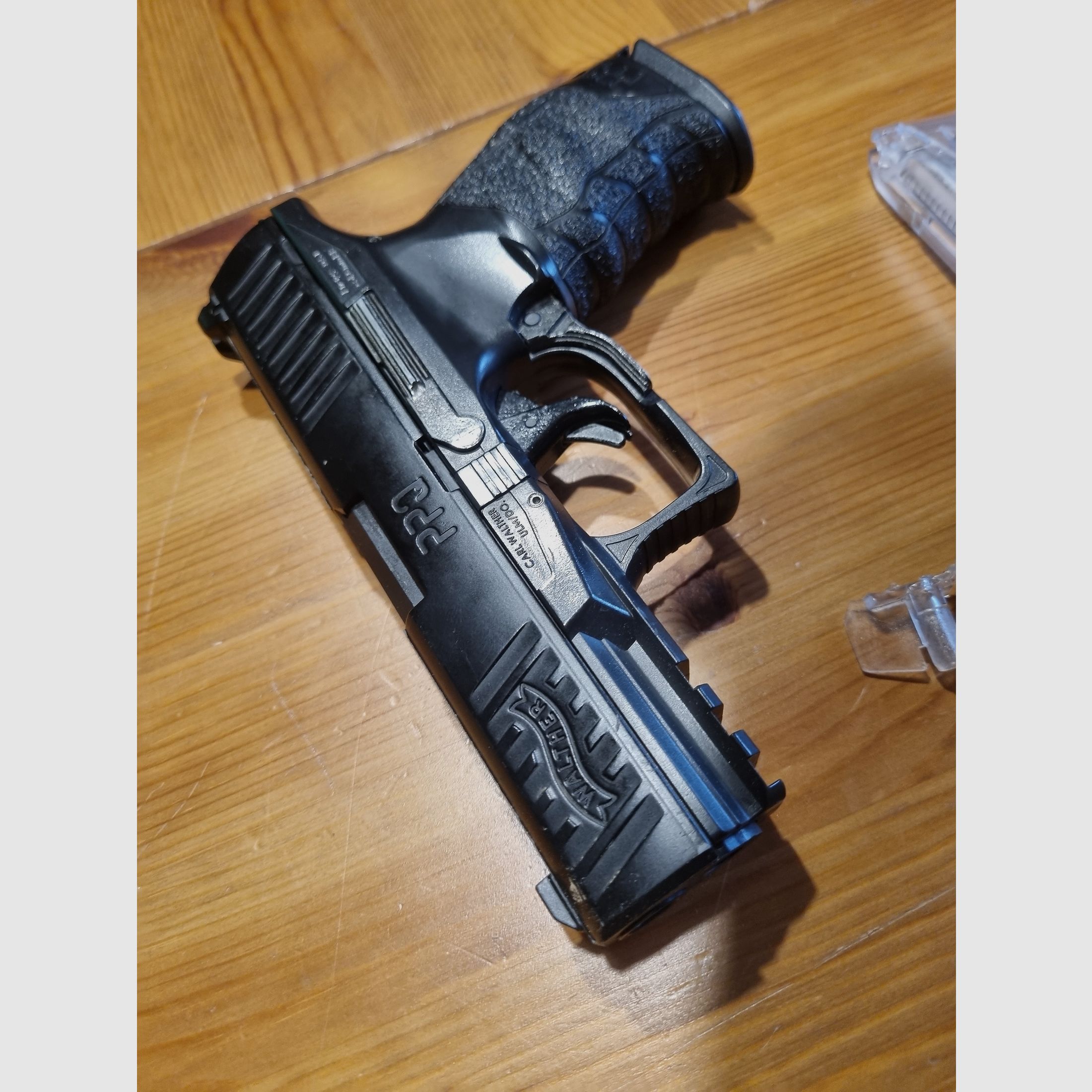 Airsoft Walther PPQ + Pumpgun M500 defective