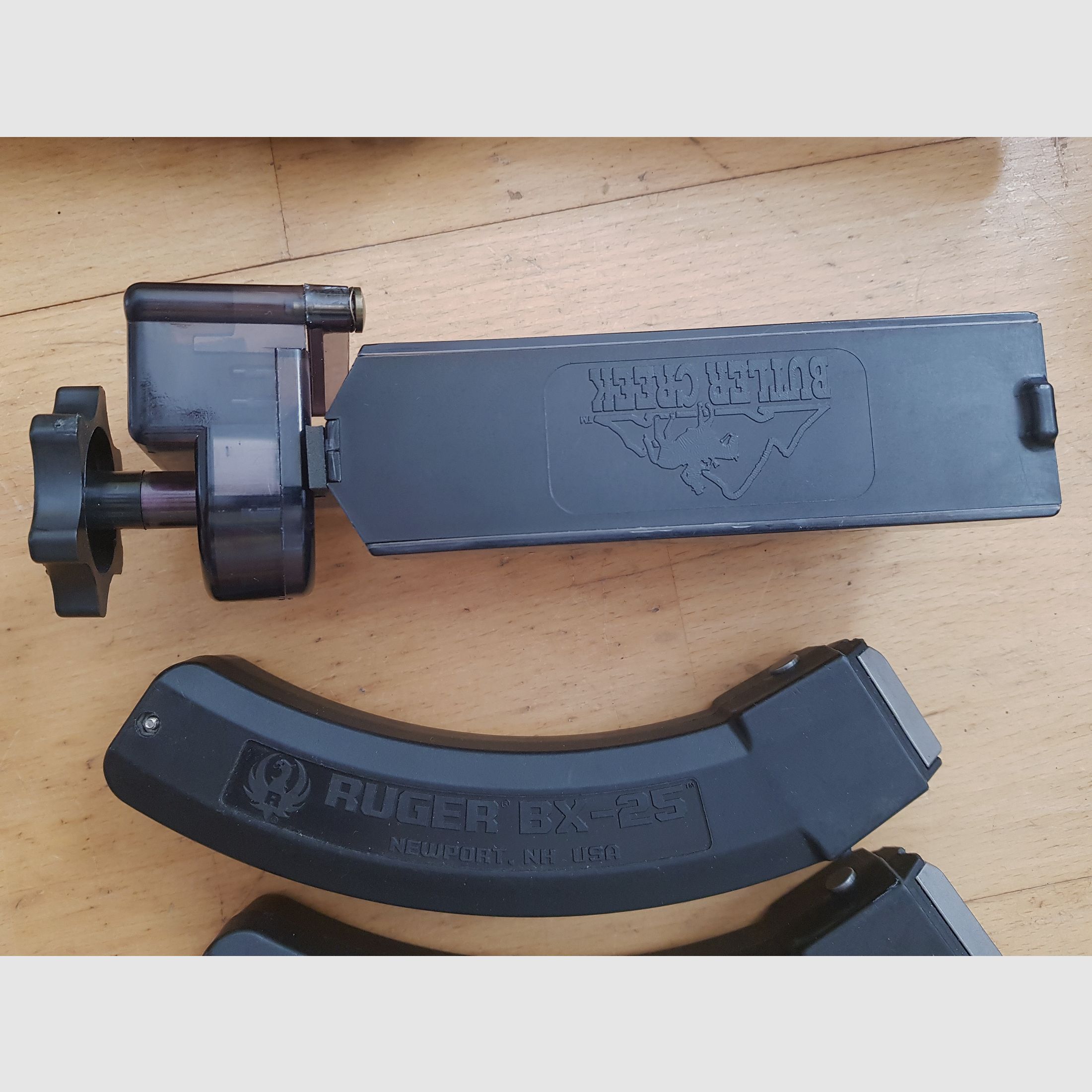 Ruger 10/22 Target, inoxidable "táctico" con empuñadura de pistola y culata retráctil (Magpul)