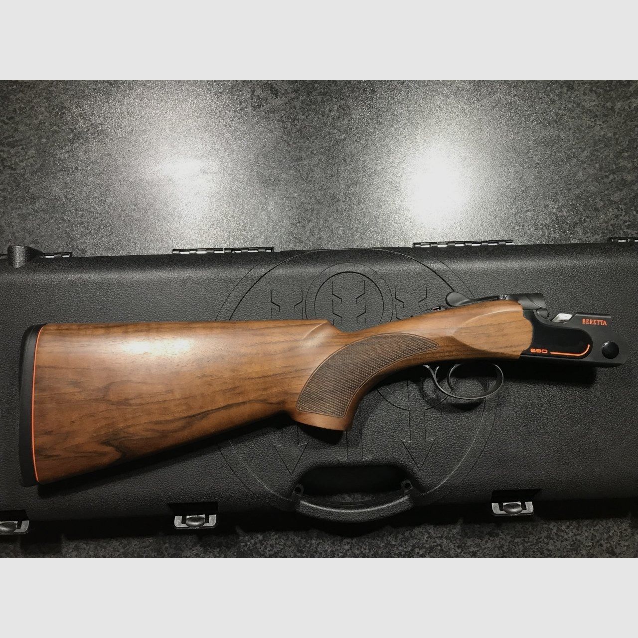 Beretta 690 Sporting Black cal. 12, 76 cm, as good as new with case & accessories!