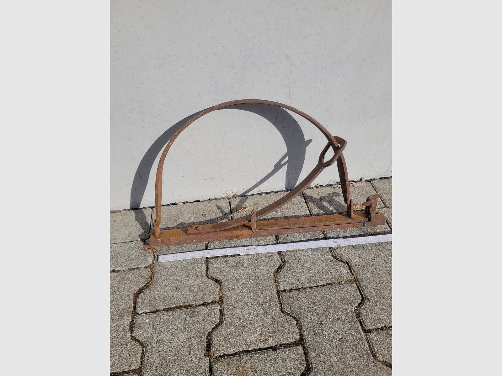 Fangeisen Dekoration Bärenfalle 45cm x 56cm 