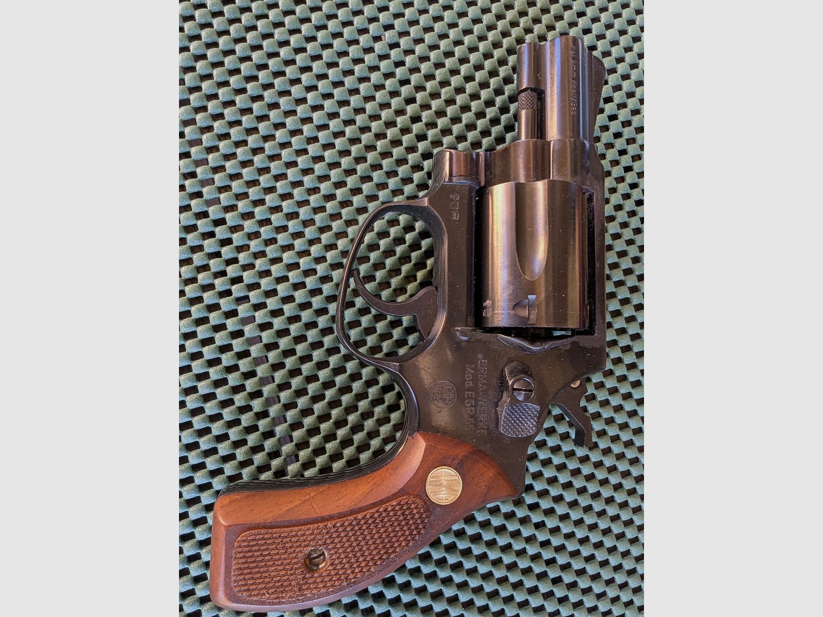 ERMA EGR 66 revolver 9mm gas and blank cartridges with original packaging