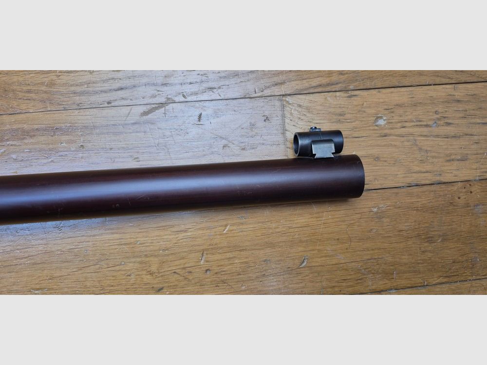 Sehr beeindruckende deutsche handgefertigte Büchse im Custom-Stil Remington Creedmoor Long Range / Sharps 1874 – Wettbewerbswaffe für Schwarzpulver auf Maß – Kal. .45-100 – Schwerer Lauf vom Typ Lothar Walther mit 85 cm – System mit Stahlblock – Holz aus schönem Nussbaum und Messingbeschlägen – Zustand nahezu neuwertig – Werden Sie der Mr. Quigley aus Australien an Ihrem Stand! – Zustand TBE+++, Bild 35 von 36