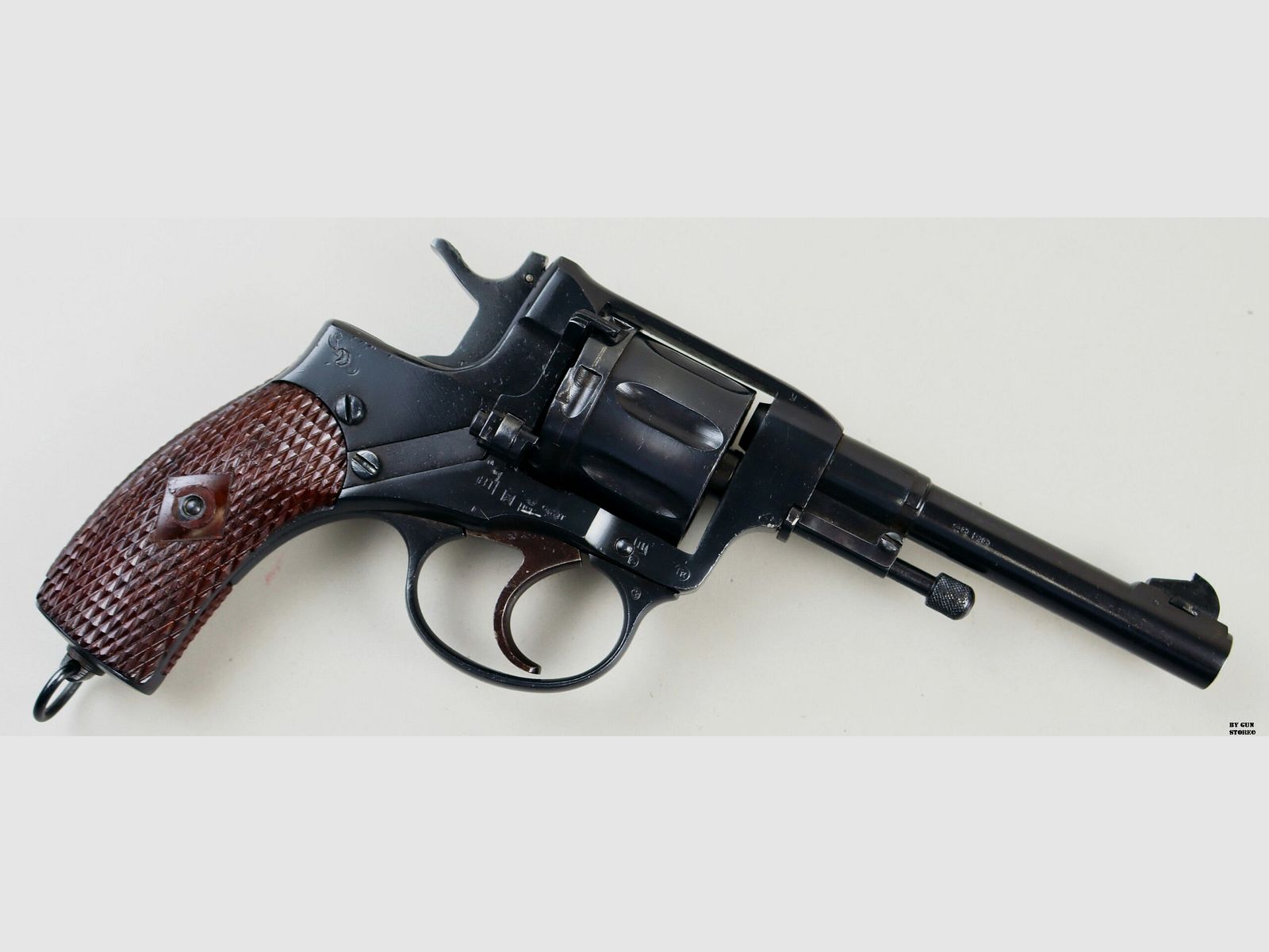 Revolver Arsenali Russi mod. Nagant 1895 cal. 7,62 mm matr. 622, immagine 4 di 10