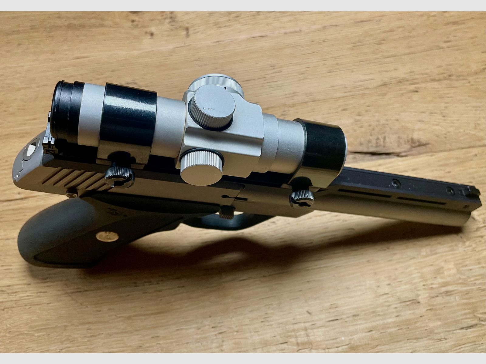 Pistole Colt Target Modell .22lr Bull Barrel mit Red Dot Ultra Dot Dist