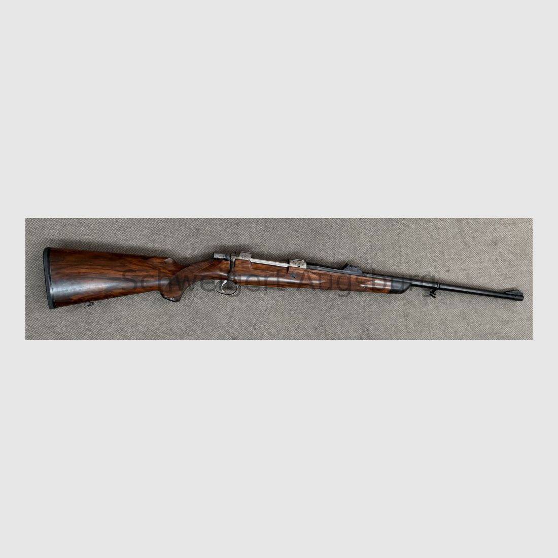 Brünner Custom Made Repetierbüchse, graviert .375H&H