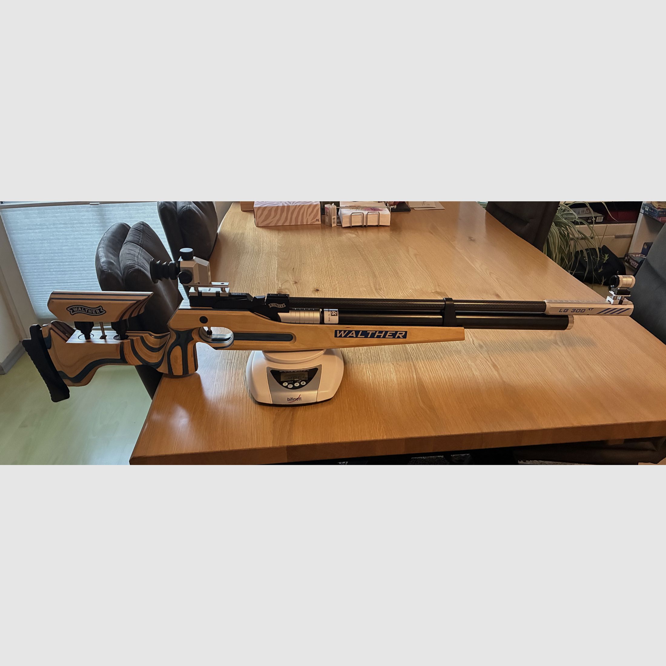 Air rifle LG 300 XT LG300XT wooden stock in top condition late model