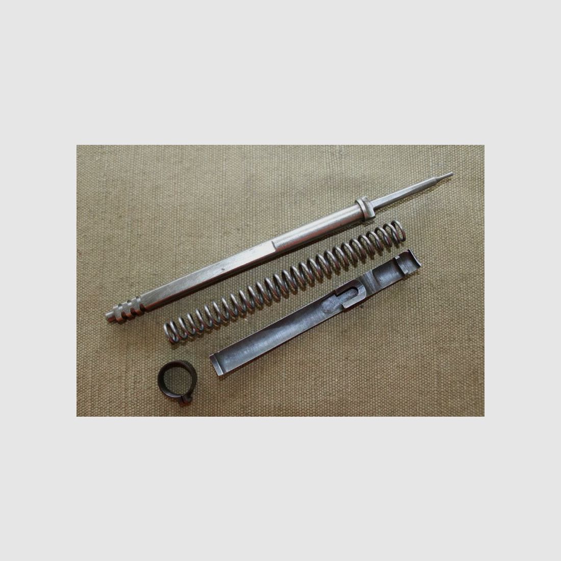 Ersatzteile K98 K98 Ersatzteile Set (Schlagbolzen, Schlagbolzenfeder, Auszieher, Auszieherring)