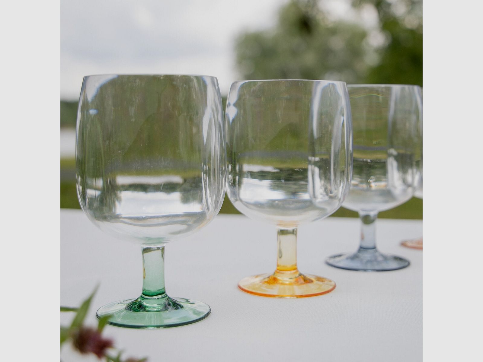 4-piece colored wine glass set, image 1 of 6