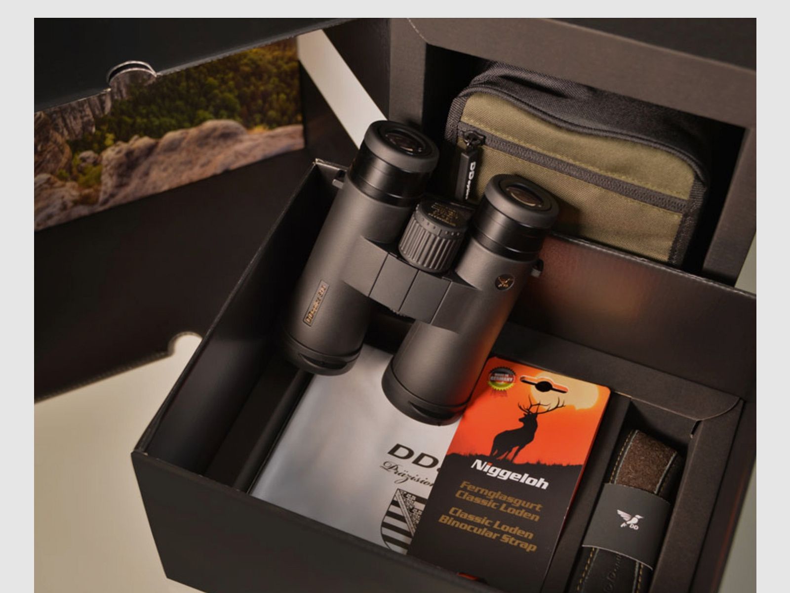 DDoptics 440100100 Fernglas SHG 8x42 mit Tasche und Trageriemen