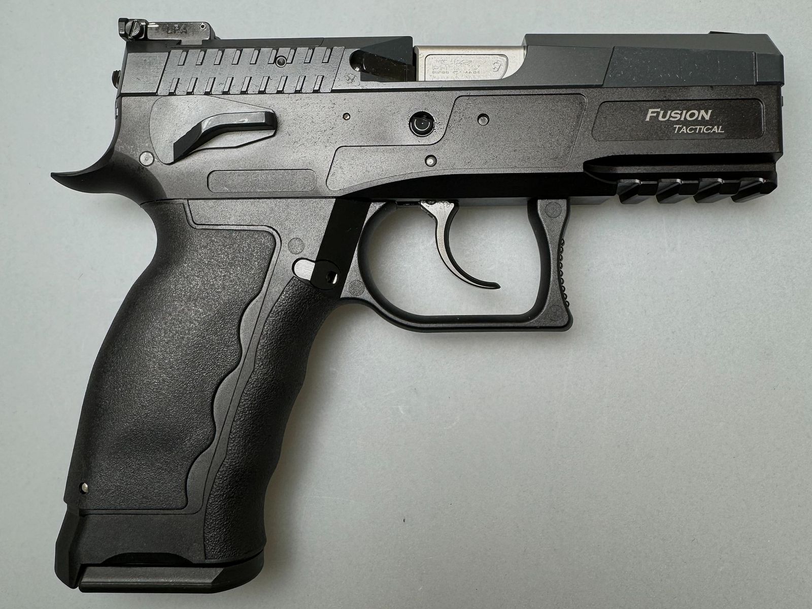 Pistole Phoenix Fusion Tactical Gen2 9mm Para Rechtshand, Alu/Polymer, DA/SA, Scheibenkorn schwarz, Standard Lauf, Novak verstellbar, Bild 1 von 2