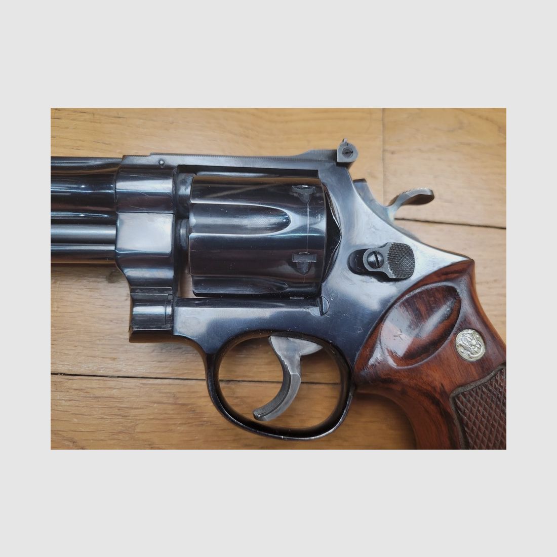 Top Smith&Wesson 27-2 – Kal. 357 Mag aus den besten Produktionsjahren – Waffe von 1977 – 5 Zoll – hervorragende Verarbeitung und Anpassungen – einwandfreie Mechanik – TBE +, Bild 15 von 18