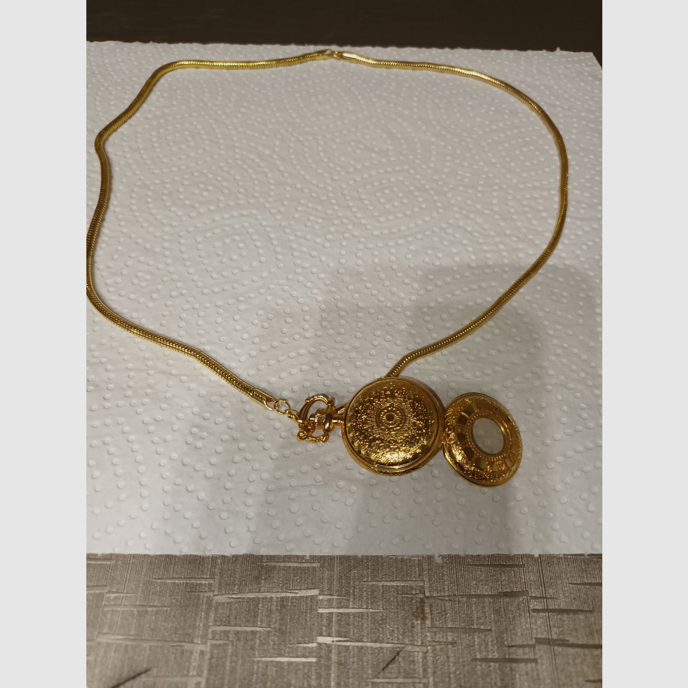 Ladies watch with necklace