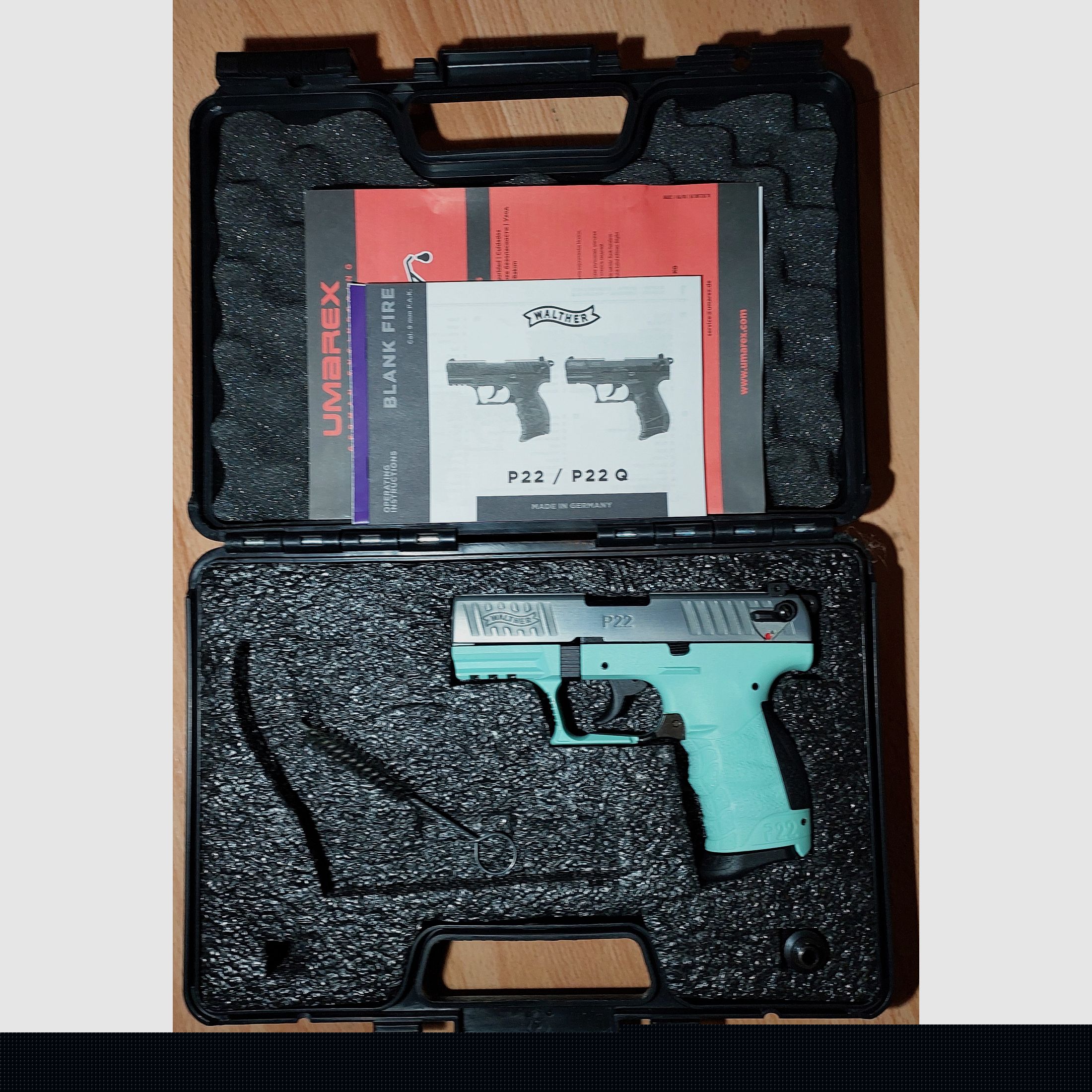 Walther P22Q blank firing pistol 9mm P.A.K. MINTOS (PTB 778) - as good as new!