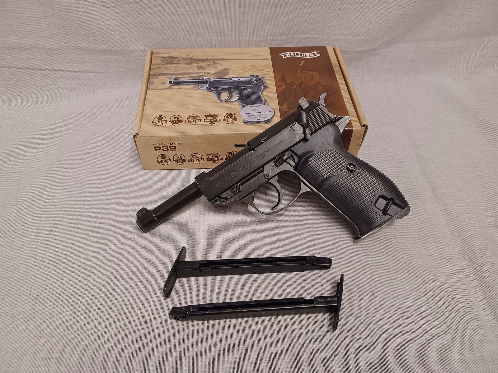 Legends P38 - Legendary / 4,5 mm BB / BlowBack / CO2 / Pistole / OVP (126)