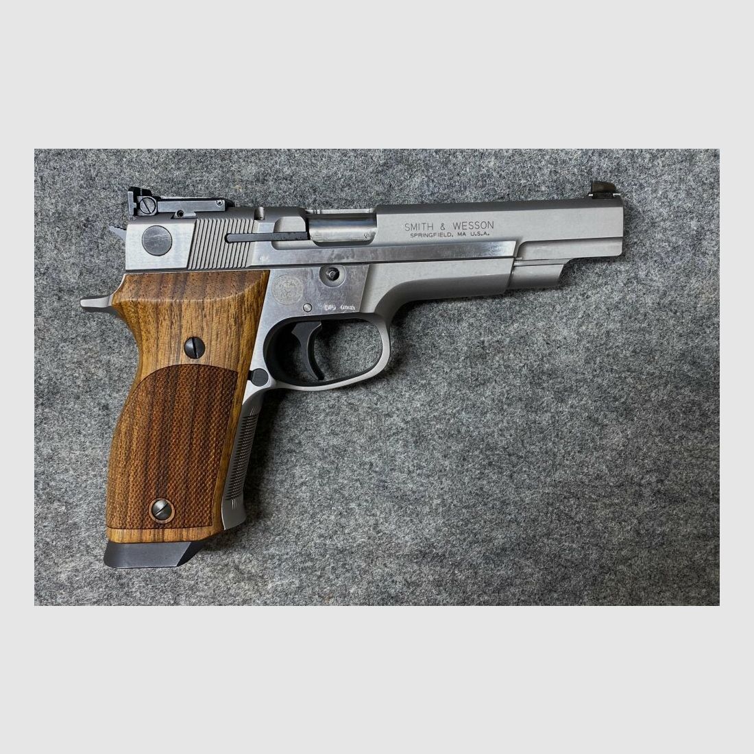 Smith & Wesson Target Champion, loop nr. 585 Performance 9mmLuger