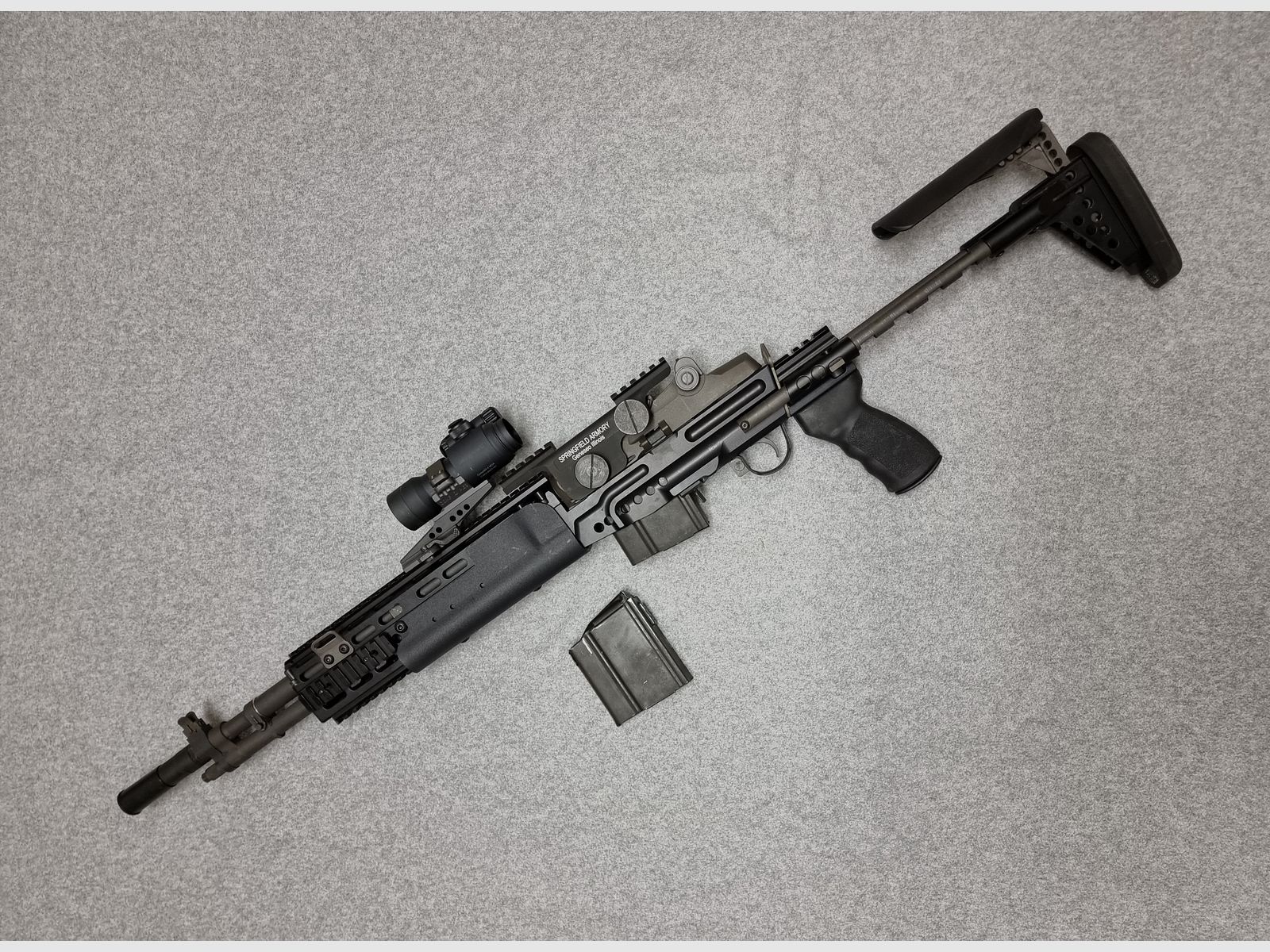 LuxDefTec LDT M14 Socom mit original Sage EBR Chassis + original Springfield Armory M1A Montage