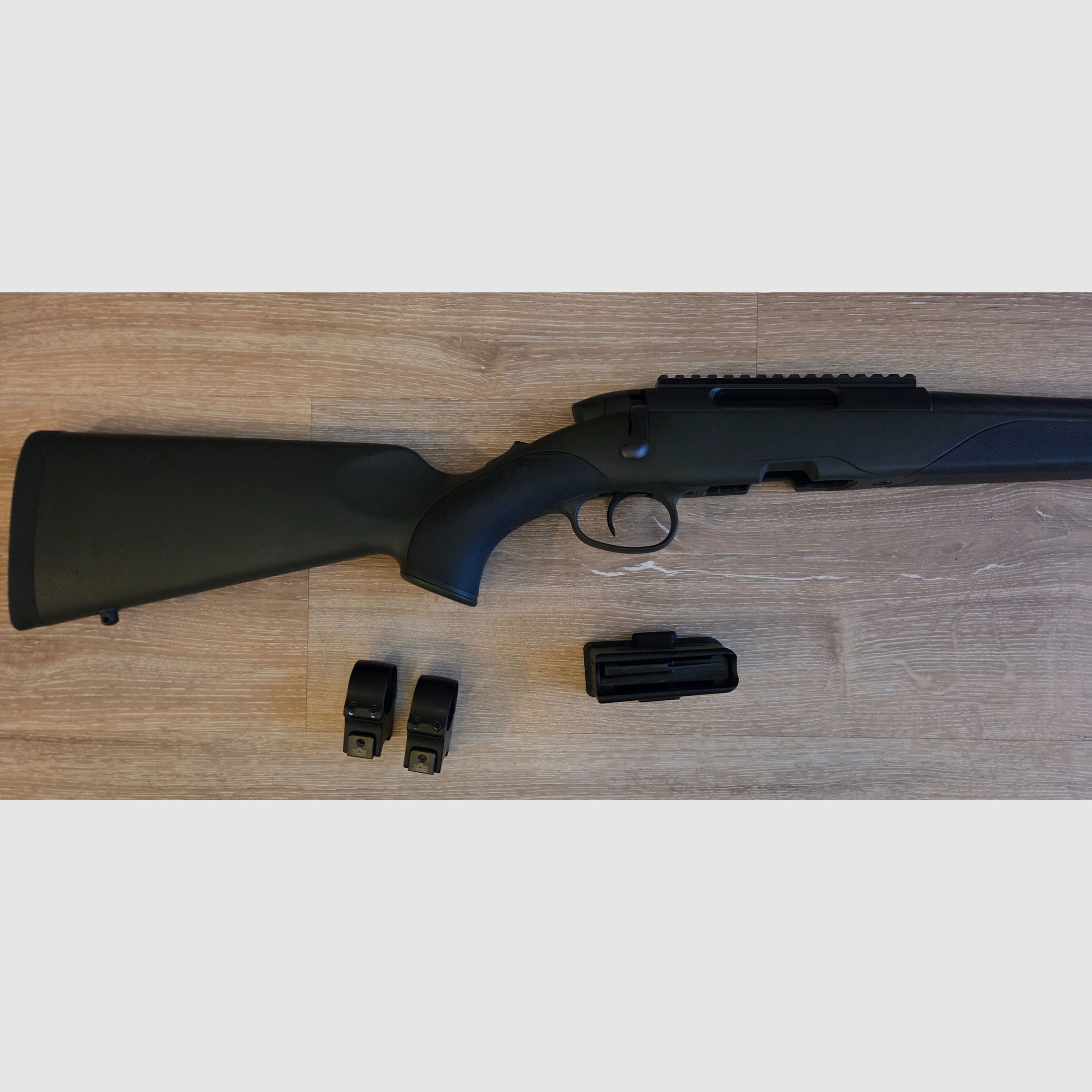 Steyr SM12 Cal. 308win met Freyr & Devik geluiddemper en EAW montageringen, afbeelding 2 van 5