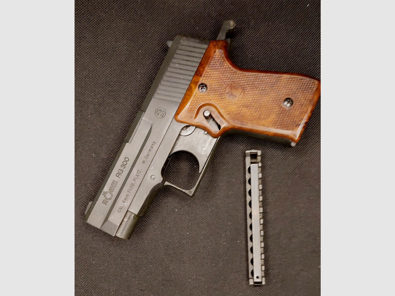 Röhm RG300 (RG 300) pistola a salve cal. 6mm Flobert (PTB 327)