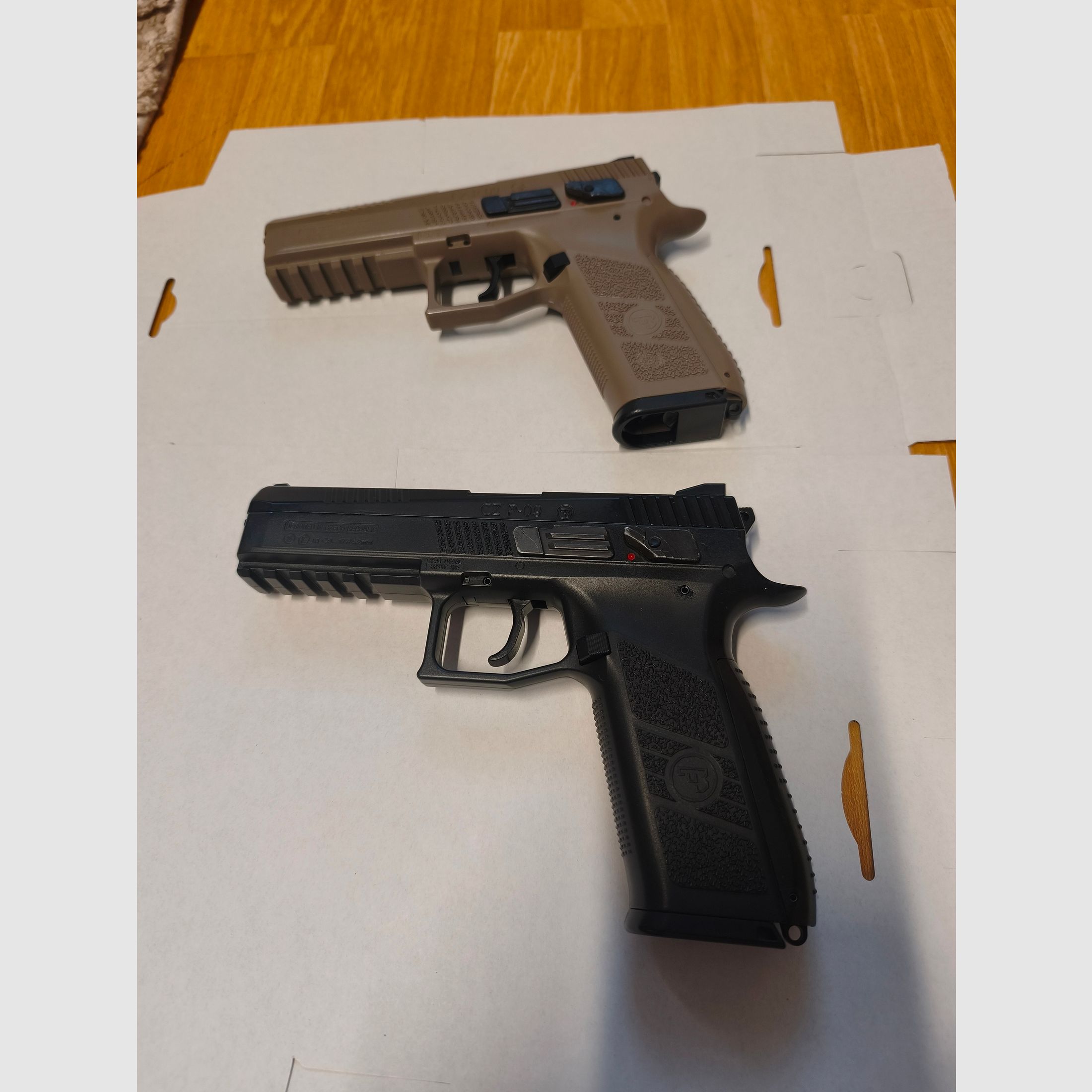 2x CO2 Pistool CZ P-09 4,5mm