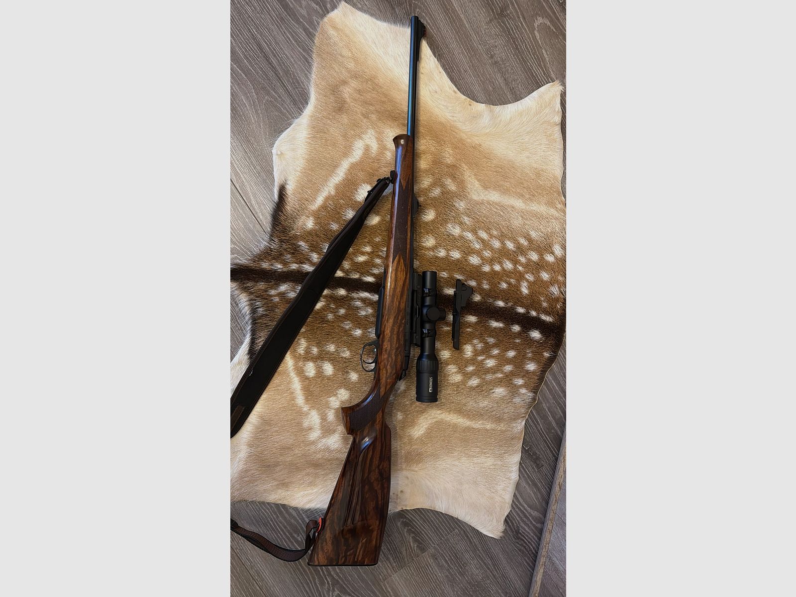 Antonio Zoli w 9,3x62 z ręcznym napinaczem (pakiet na polowanie z psami)