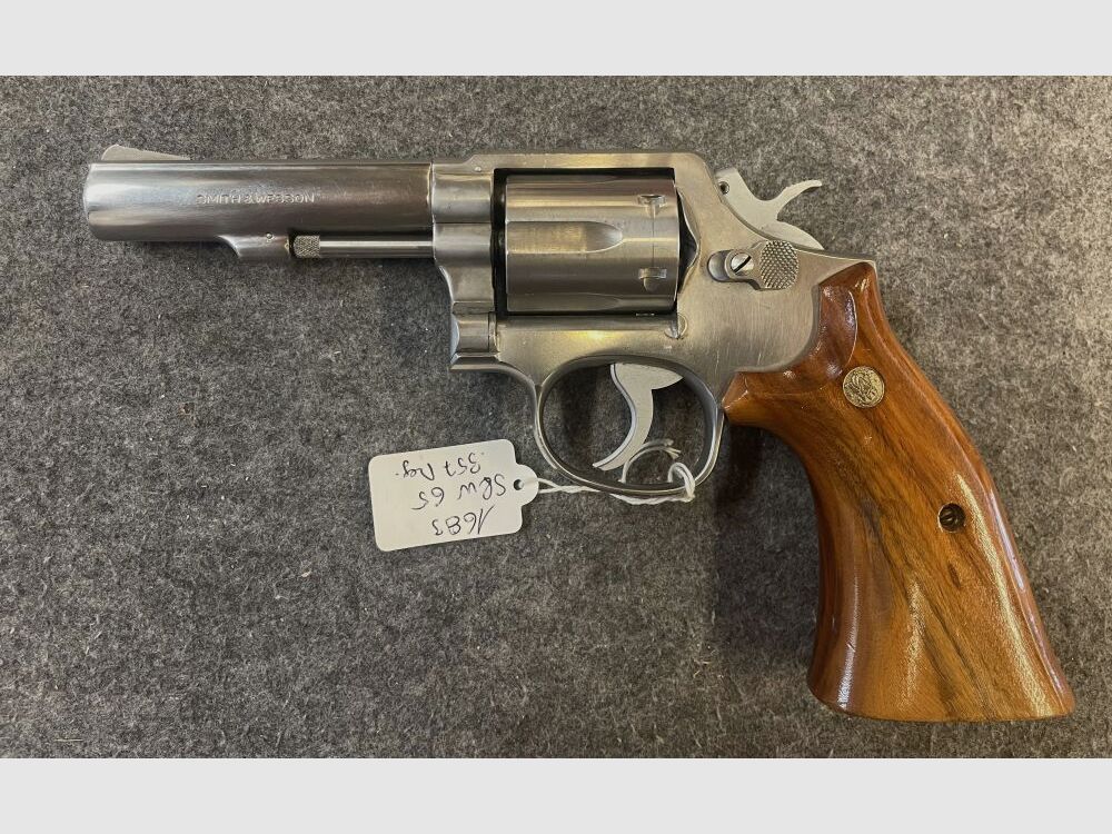 Smith + Wesson 65