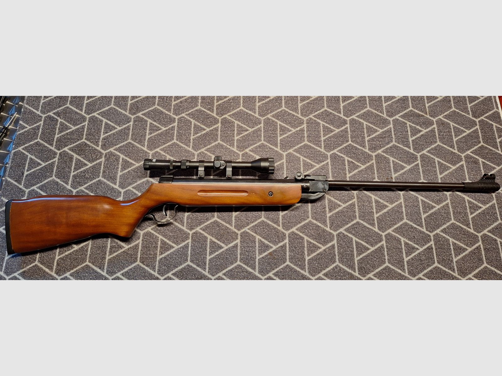 Carabine à air Kandar B2-4 avec scope - comme neuf !