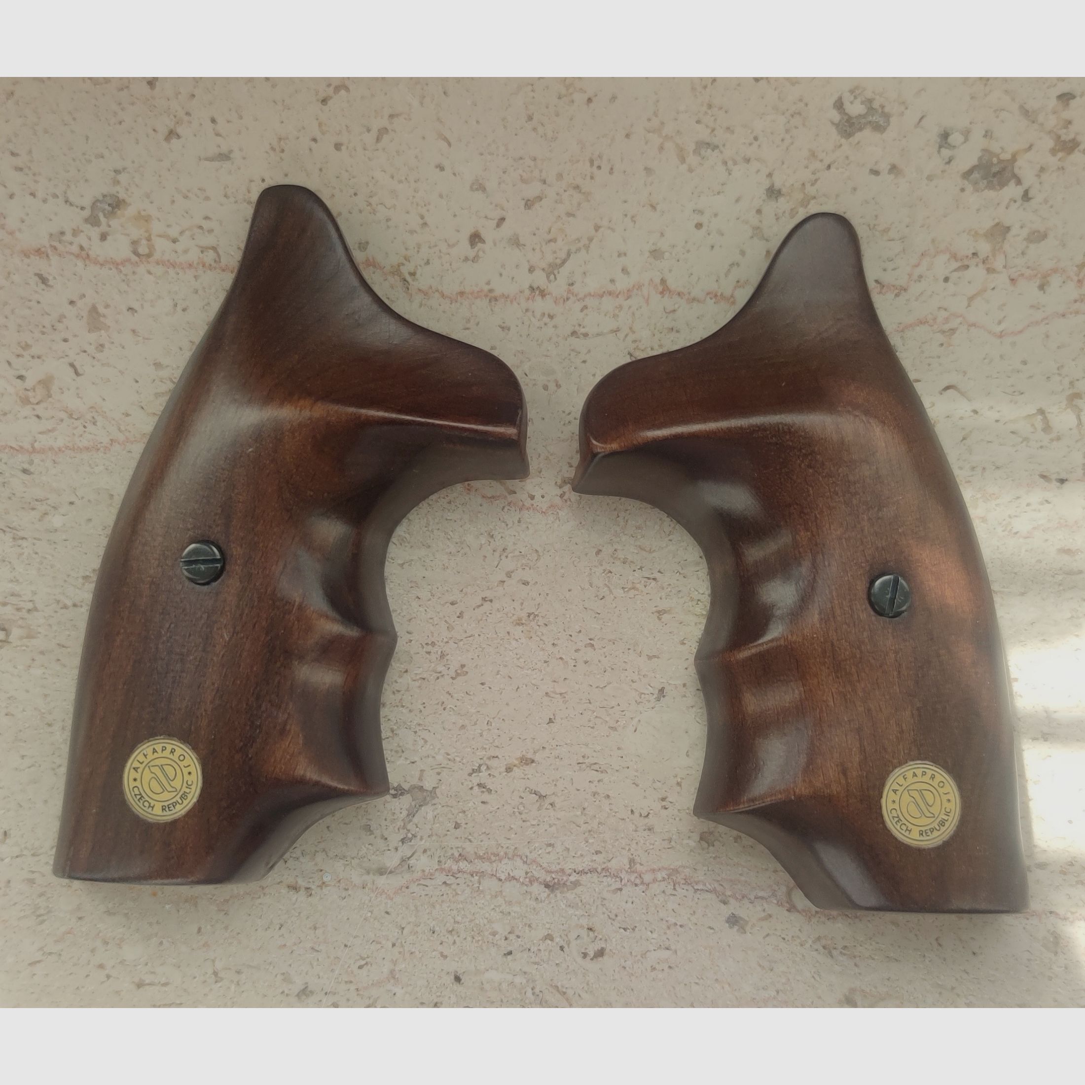 Maniglie in legno per Alfa proj per Steel Cop e revolver a canna rigata