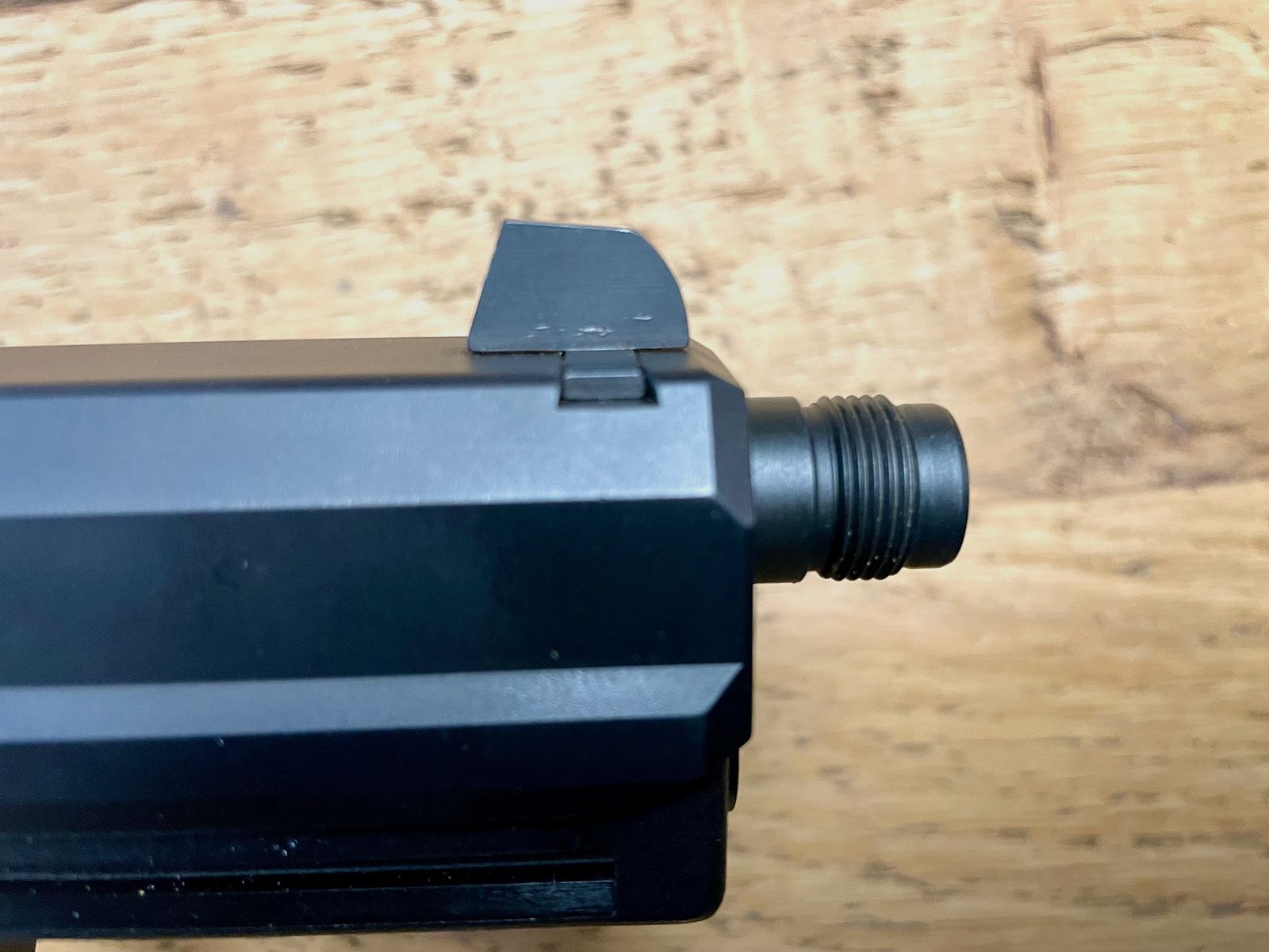 Pistola Heckler & Koch HK USP Tactical - 9mm