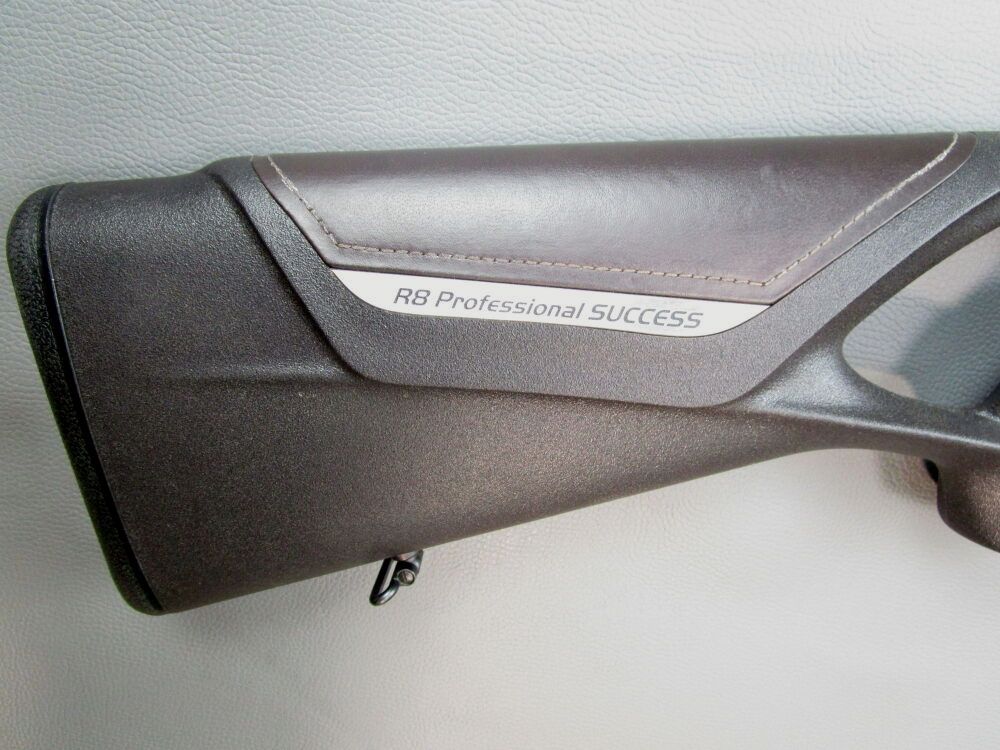 Blaser R8 Professional Success -Links mit Kammergriff rechts
