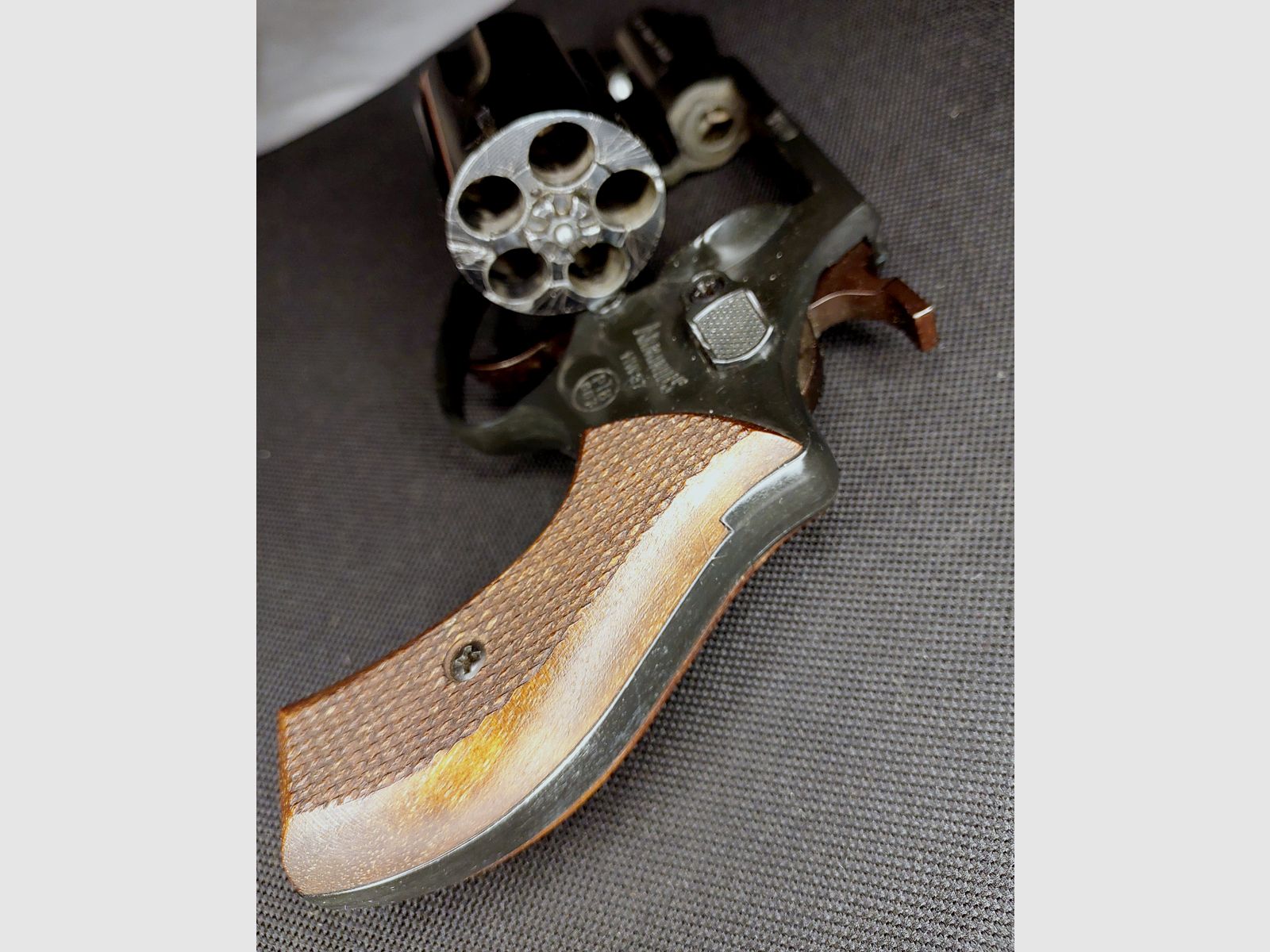 Weihrauch HW37 Kal. 9mm R.K. (PTB 887) OVP mit Holzgriffen und Lederholster - sehr gut erhalten (Arminius HW 37)