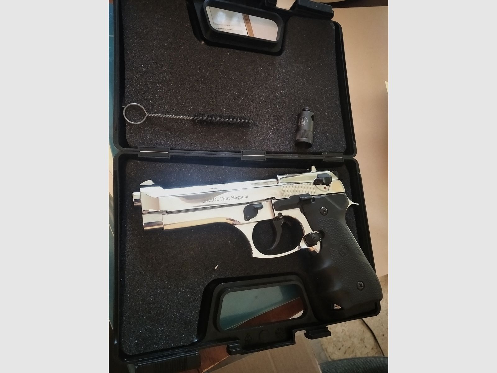 Verchromte Ekol Firat Magnum mit verbessertem Griff 9mm Pak Beretta Mod. 92 Kopie 