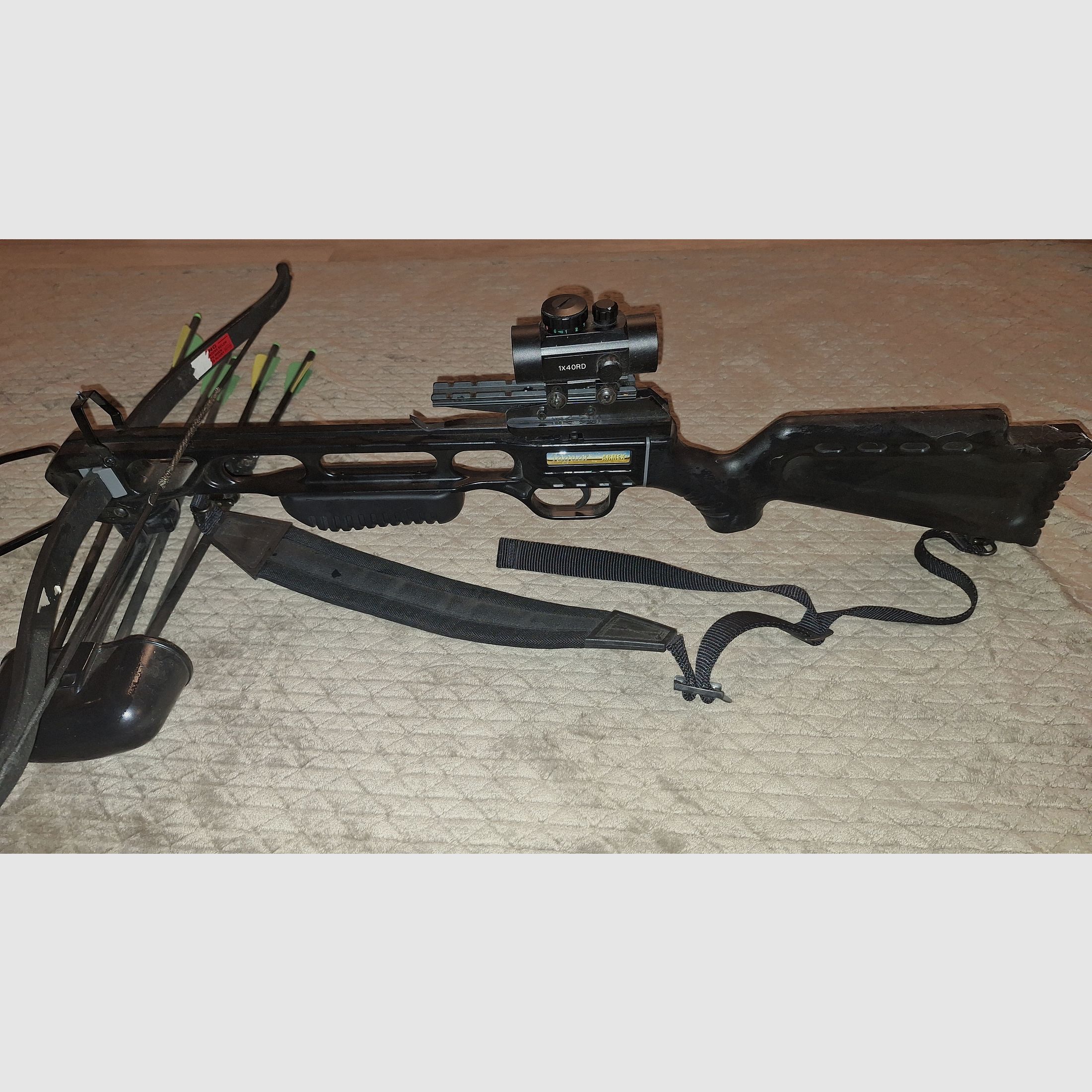 Recurve Armbrust Jaguar mit red dot und Carbon Pfeilen