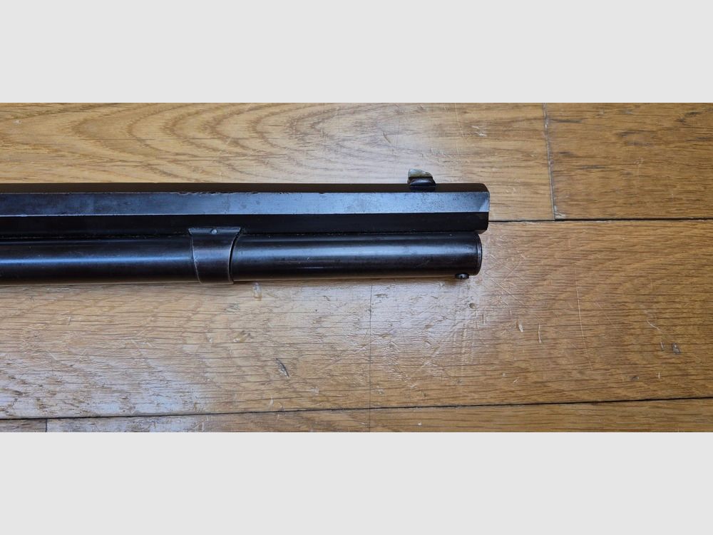 Schöne und seltene Winchester Model 1894 – Version Repetierbüchse mit oktagonalem Lauf (!) – Herstellung Winchester New Haven von … 1896! – Eine der allerersten! – Kal. 38-55WCF PN! – SCHWARZPULVER – Schöne Hölzer – Wunderschöner Lauf – Unschlagbarer Mechanismus – Sehr schöne Markierungen auf schönem Brünieren – Waffe in ausgezeichnetem Zustand zu reinigen! – TBE +, Bild 11 von 38
