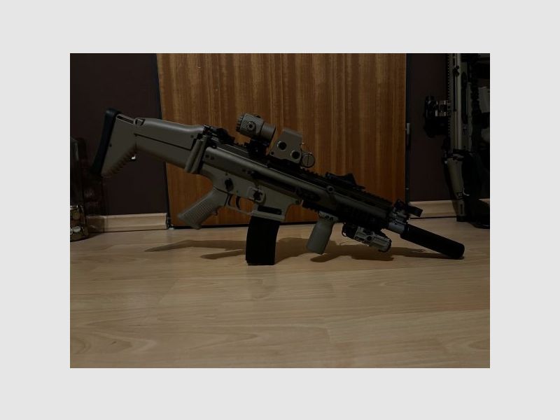 WE FN Herstal Scar L MK16 GBB con 5 cargadores y accesorios