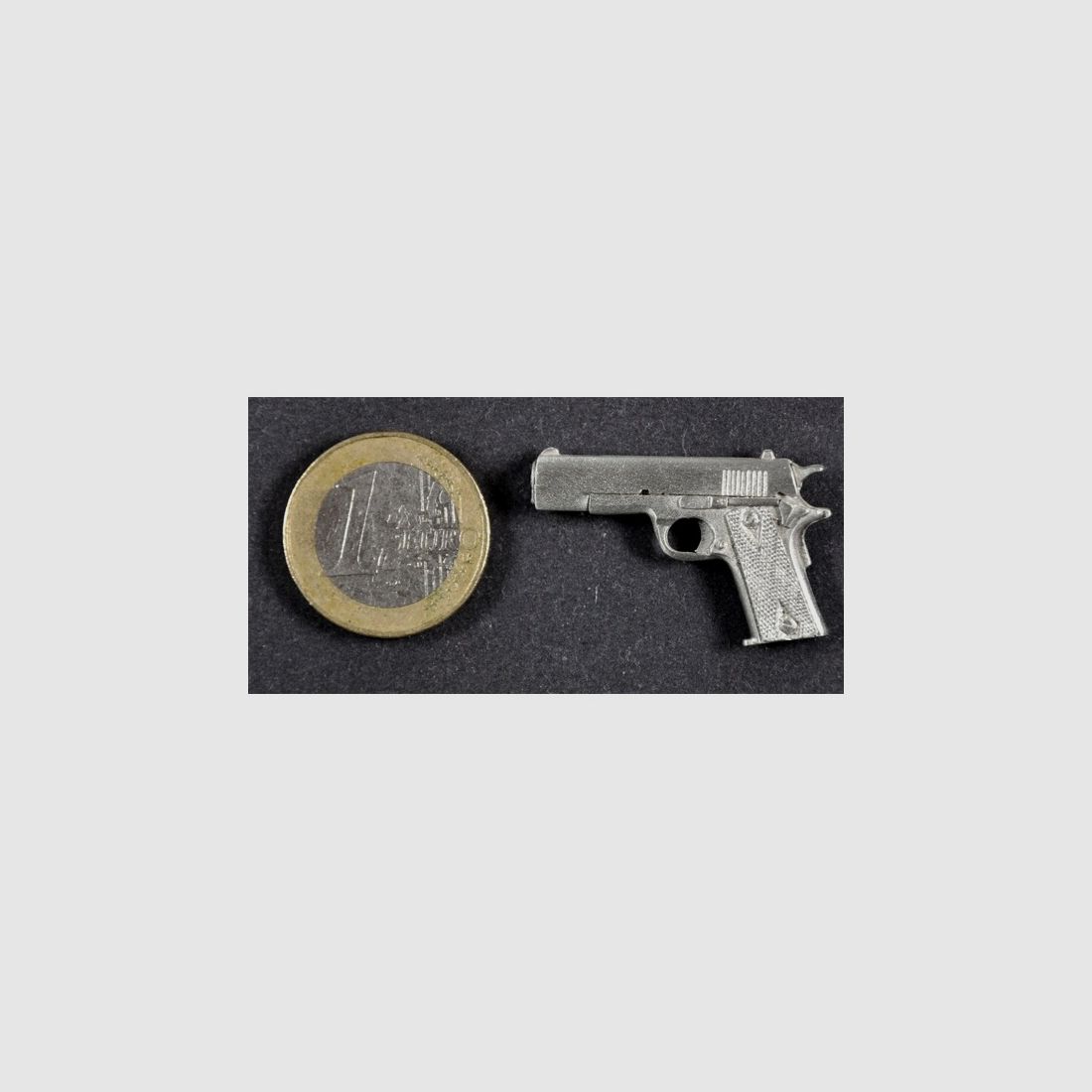 Colt 1911A1 Government als Metall-Anstecker