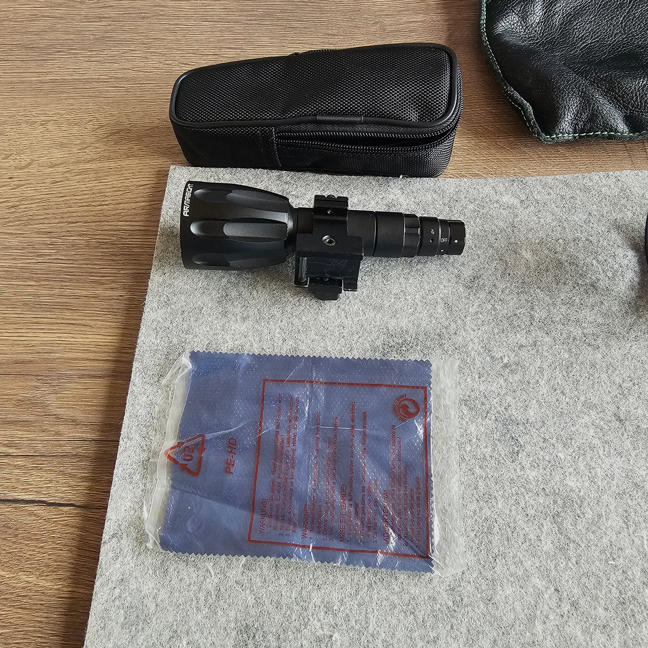 Jahnke DJ-8 NSV Kompakt1x56 mit Premium Photonis Onyx Bildröhre in der höchsten Leistungsklasse III. Weißes Bild der Premiumklasse. Erste Sortierung