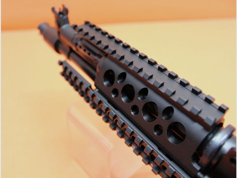 SDM Pechino Ha.Büchse 7,62x39 SDM AK-104s 12,5"/ 322mm canna/ 14mm guida di montaggio/ sistema 4-rail in alluminio (AKM/AK47), immagine 4 di 6