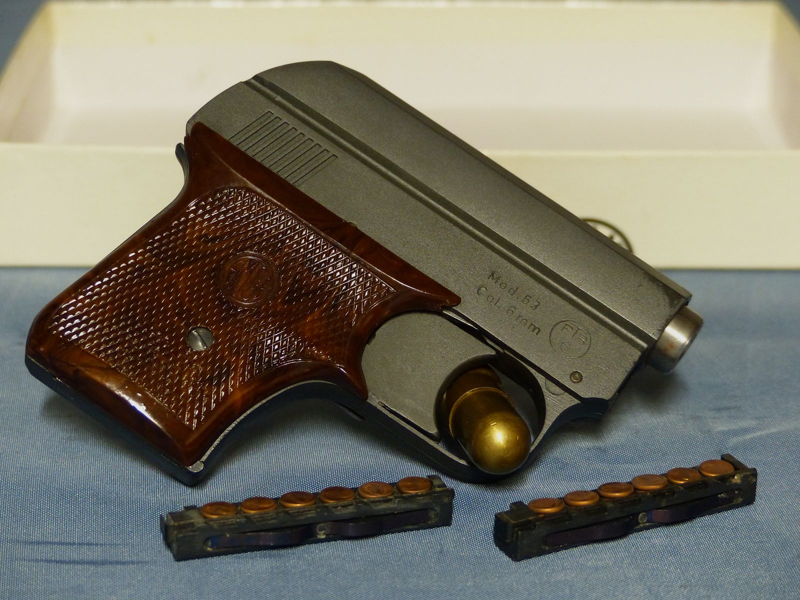 Schreckschuss Gas Pistole EM-GE 63 Cal. 6 mm Knall PTB 6 OVP 3 Magazine vintage