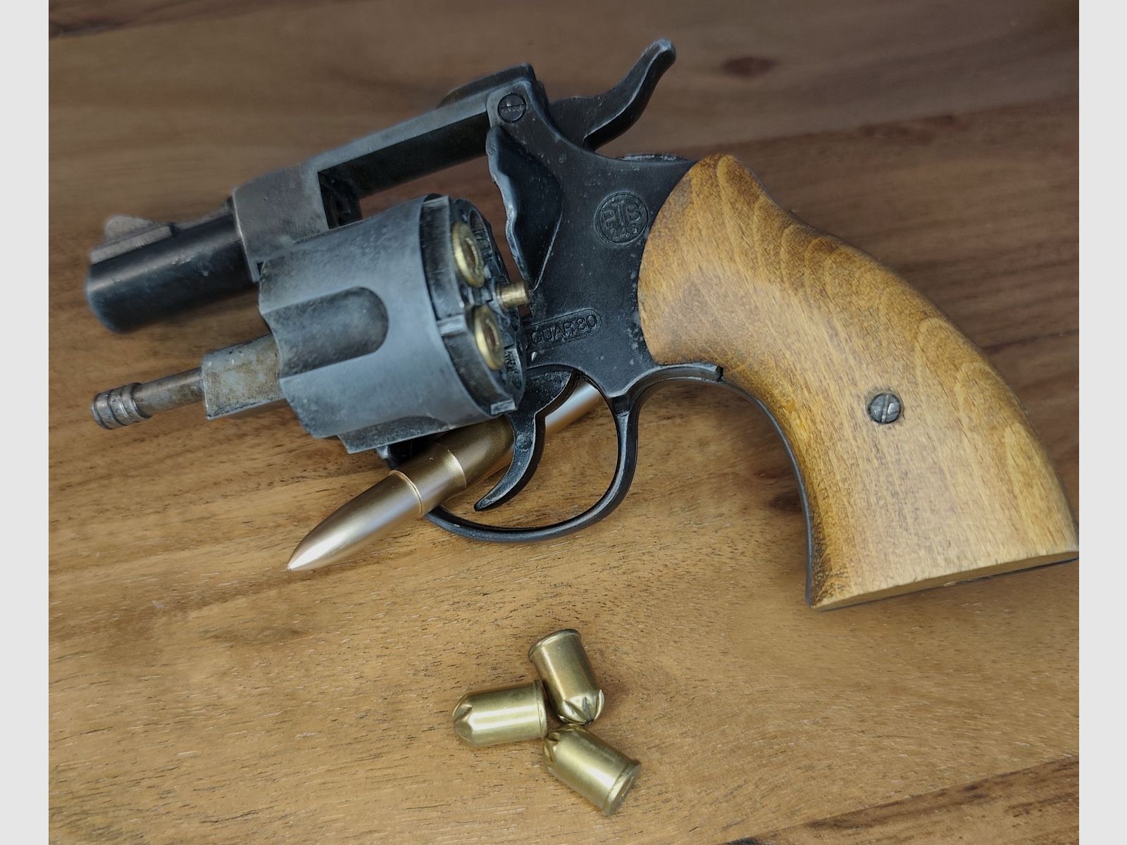 ME Jaguar 80 revolver 9mm + gas cartridges and leather shoulder holster