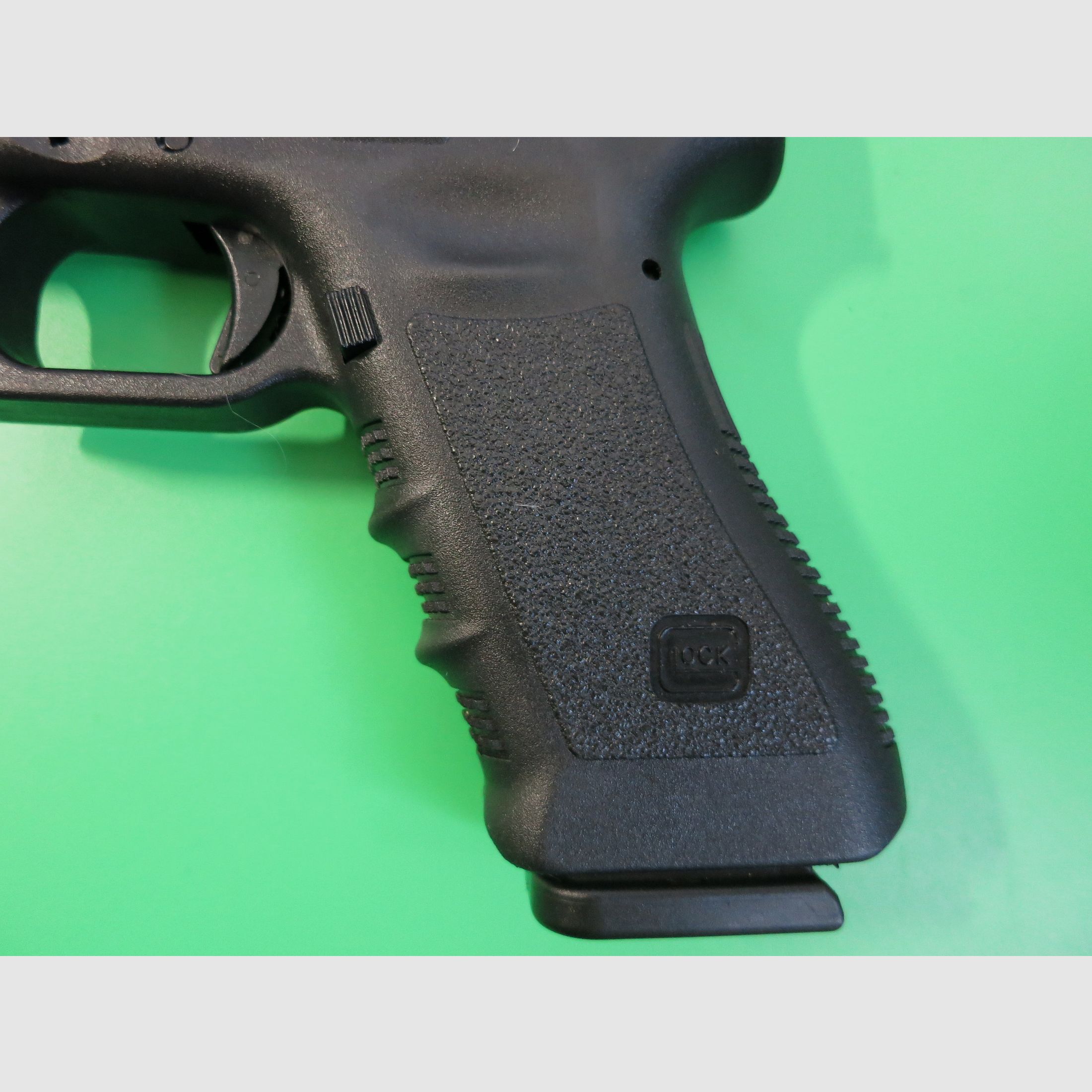 Self-loading pistol GLOCK 22 Gen3, cal. .40 S+W, display piece #64