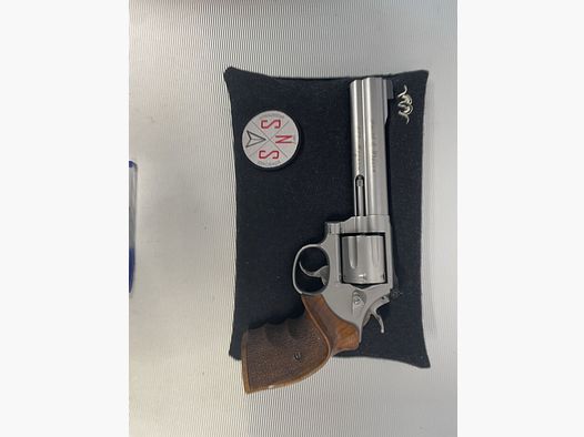 Smith & Wesson S&W 686-4