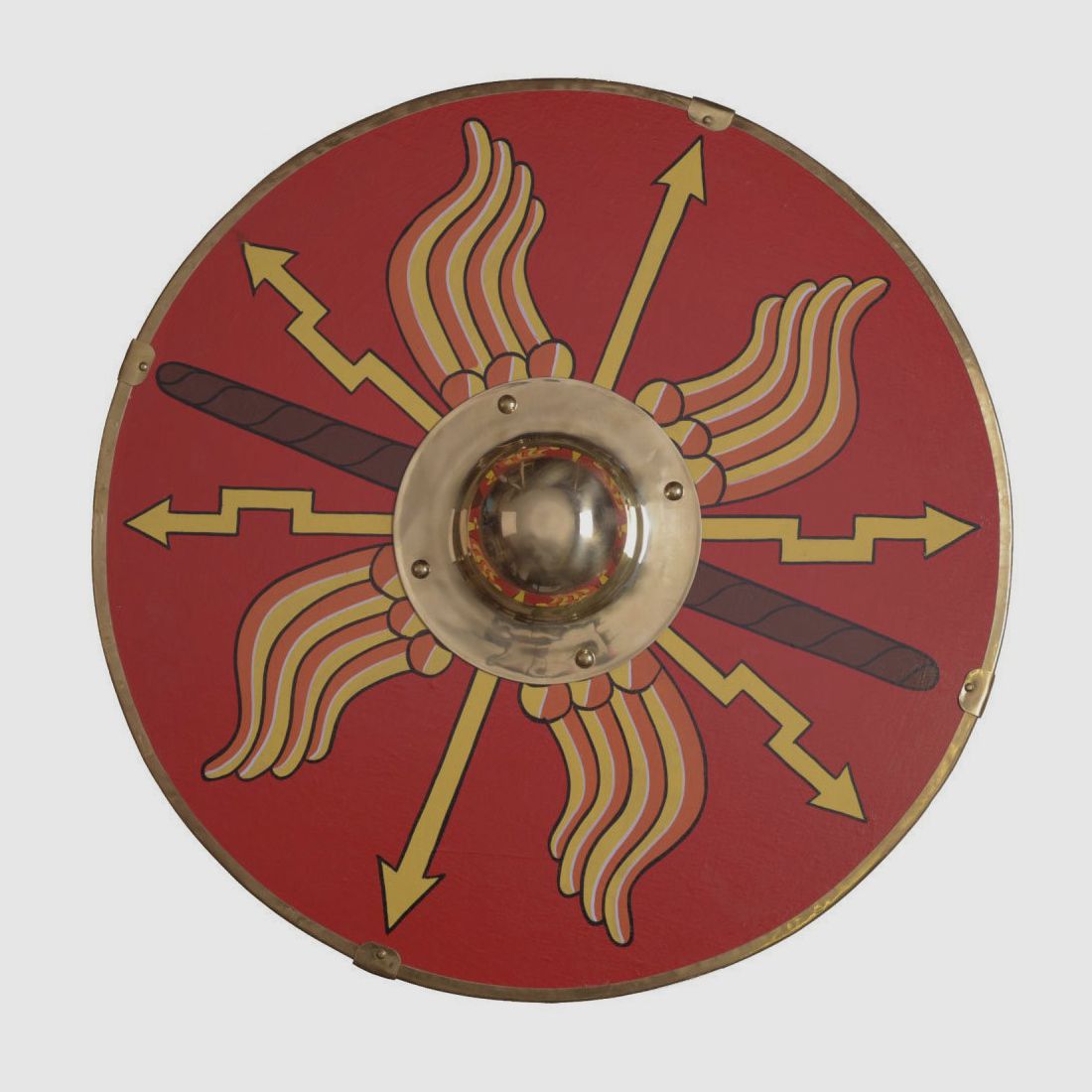 Scudo da combattimento rotondo in legno con bossolo in ottone