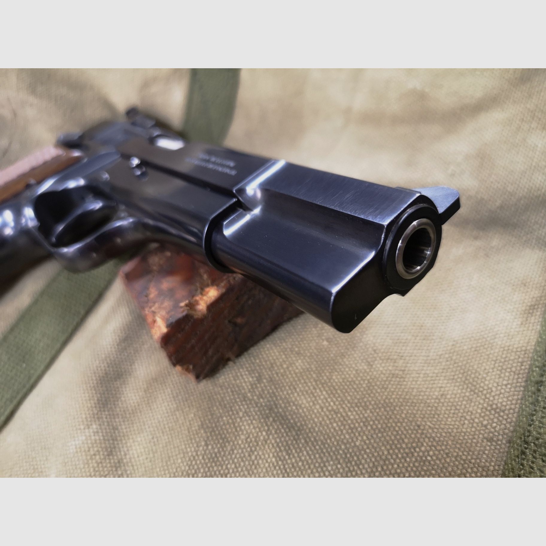 Browning High Power 9mm Para mit WS Peters Stahl PSWIII .22lr