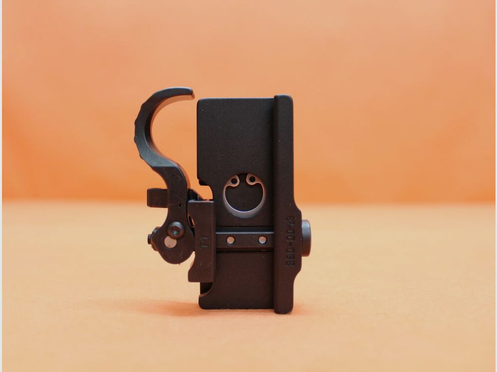 Adaptador de bípode Recknagel Era-Tac QD (T1390-0013) con palanca, tipo Harris para perfil Picatinny (con anilla para correa)