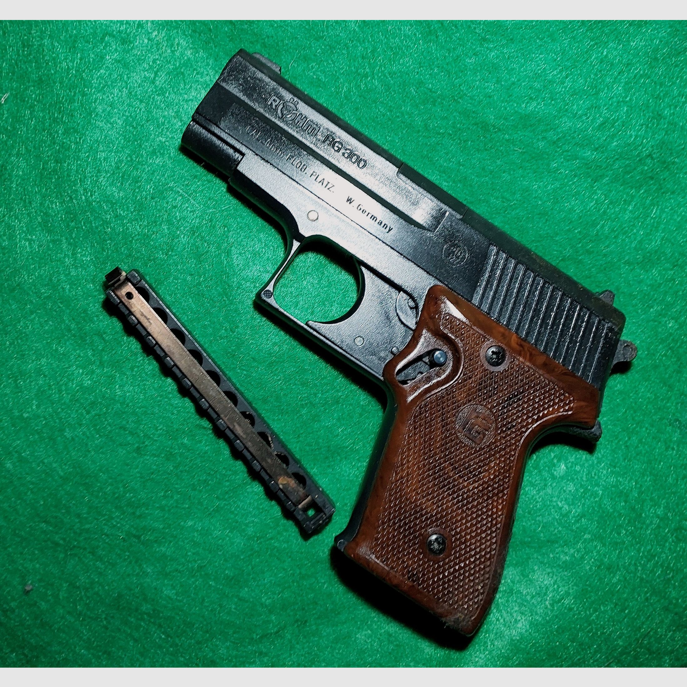 Pistolet alarmowy Röhm RG300 (RG 300) kal. 6mm Flobert