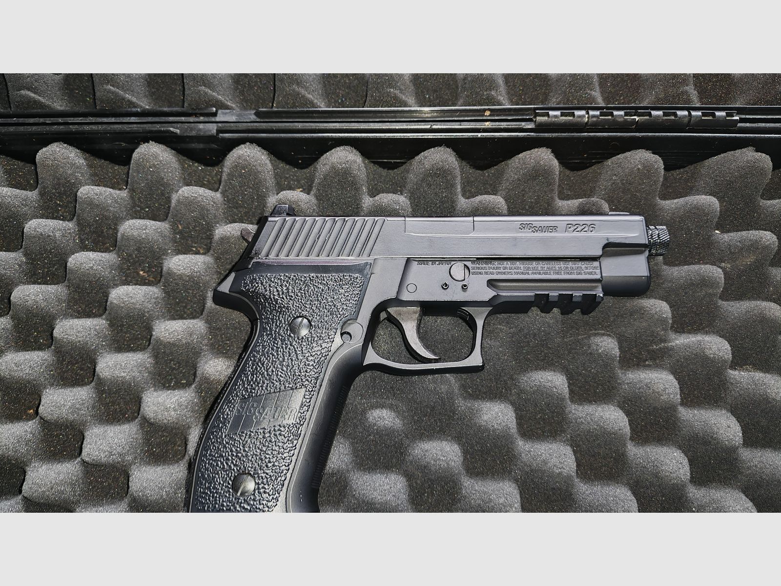 Sig Sauer P226 Co2 pistol