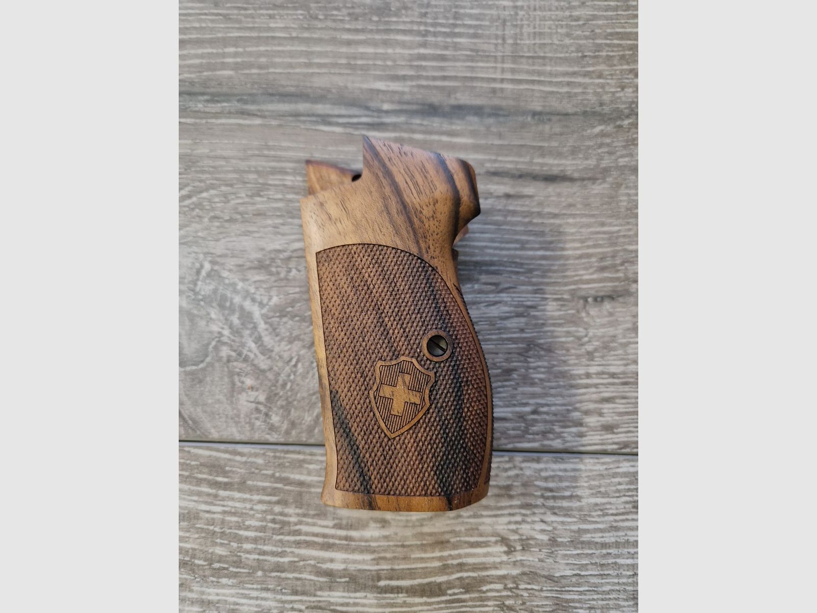 Griffschalen SIG P210 Daumenauflage Schweiz Holz, Bild 2 von 2