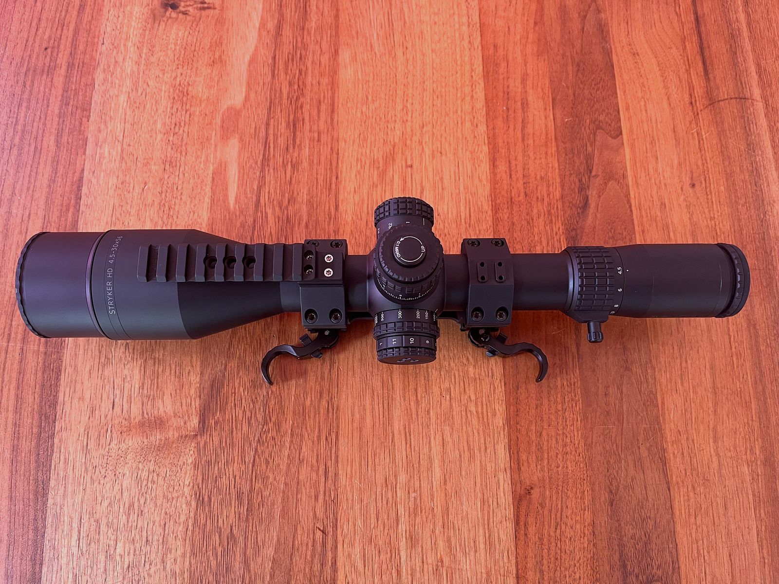 Delta Stryker HD 4,5-30x56