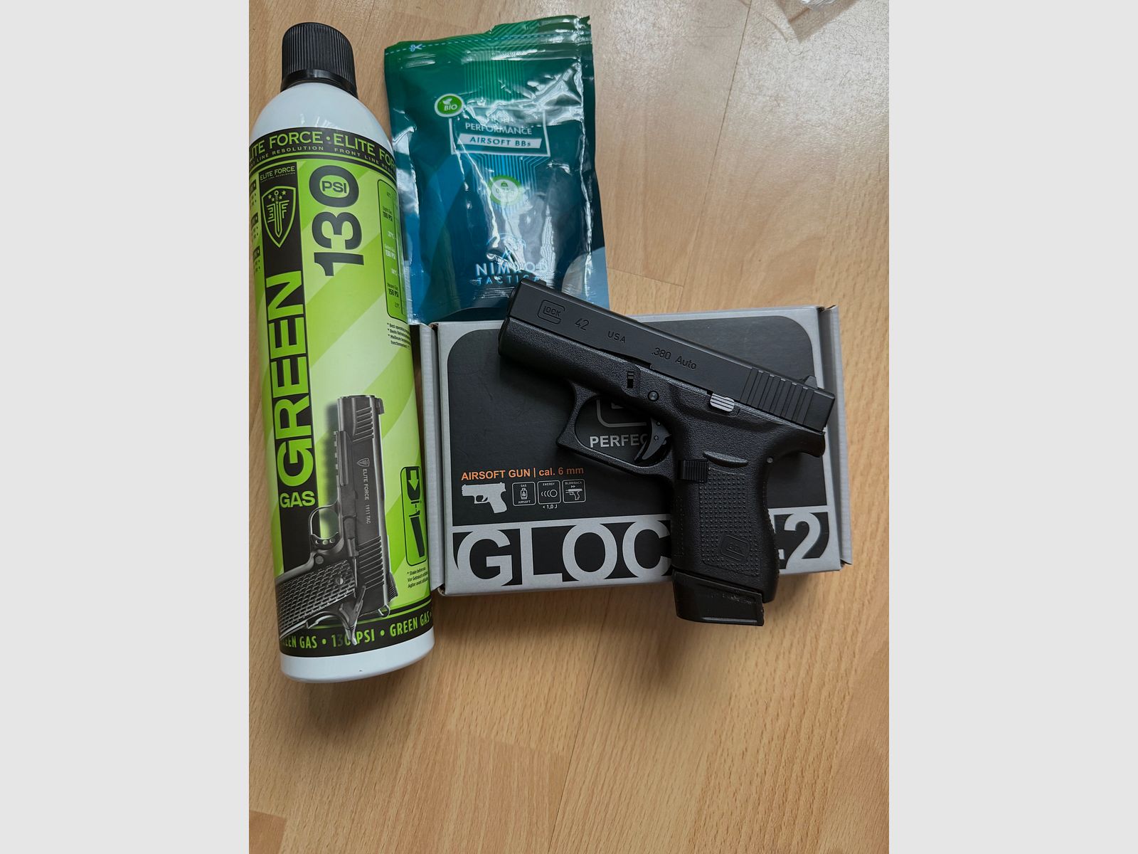 Glock 42 GBB con accesorios - ¡Solo recogida!